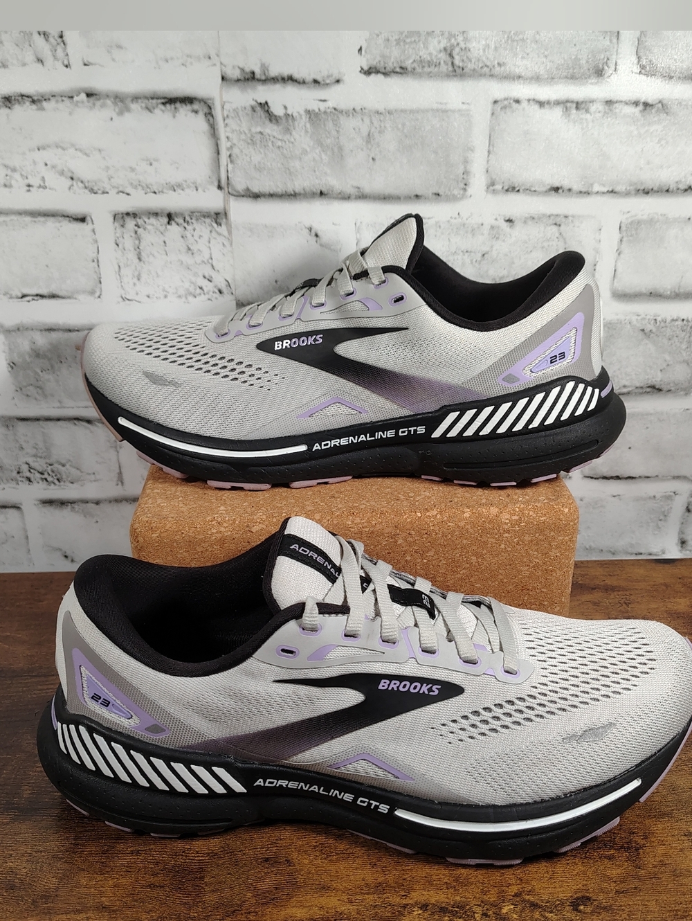 Brooks Women's Adrenaline GTS 23 1203811B039 Gray Running Size 10.5 2A (Narrow)